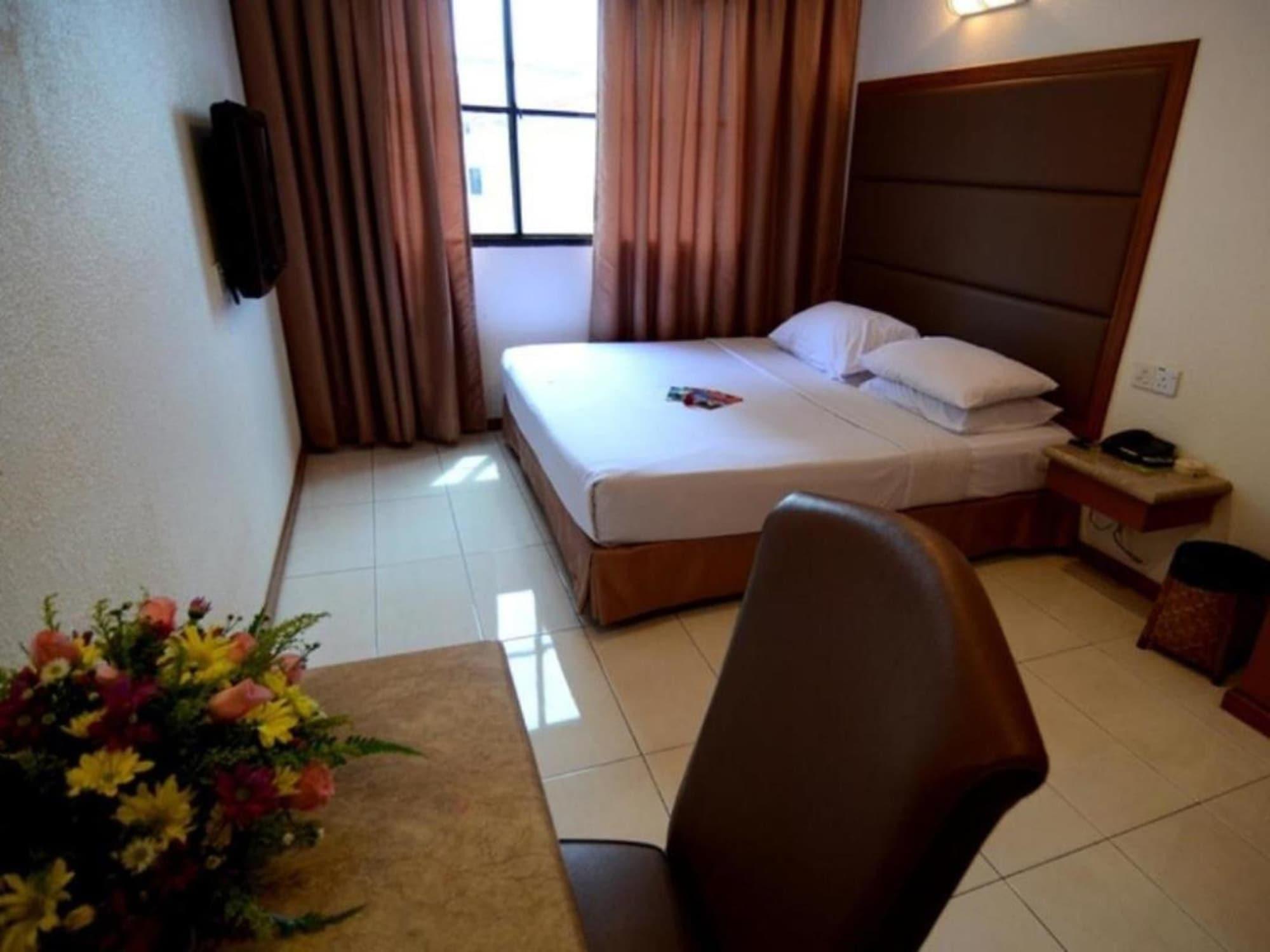 Crystal Lodge Kota Bharu Exterior photo