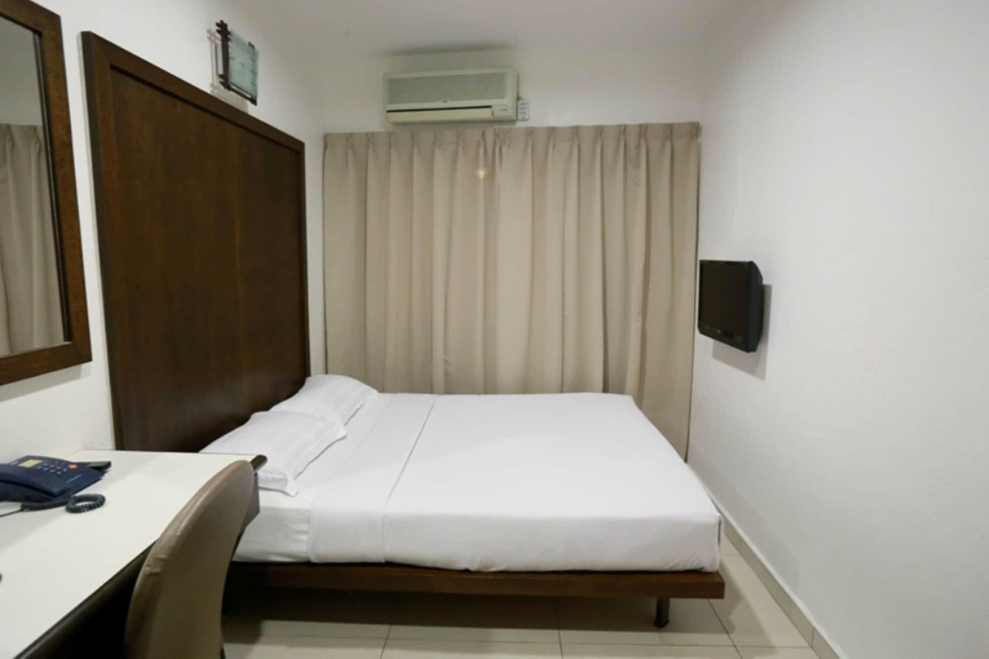 Crystal Lodge Kota Bharu Exterior photo