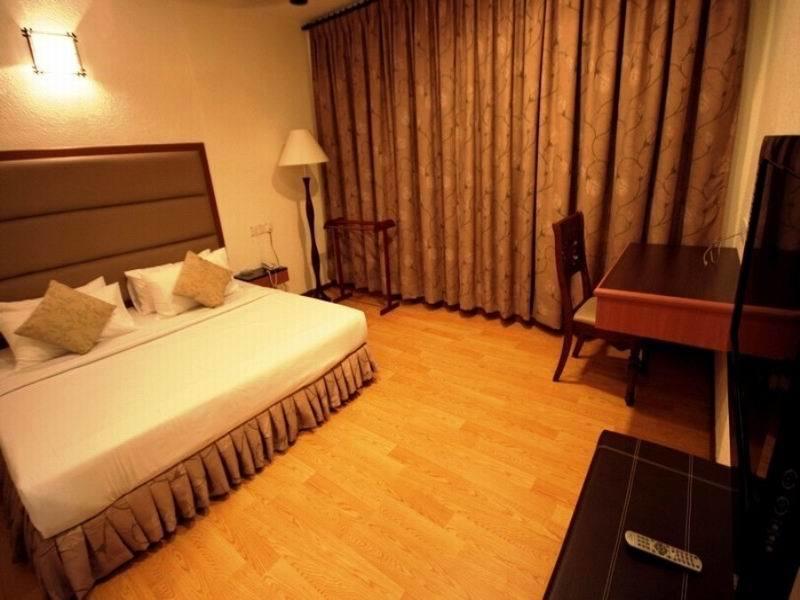Crystal Lodge Kota Bharu Exterior photo