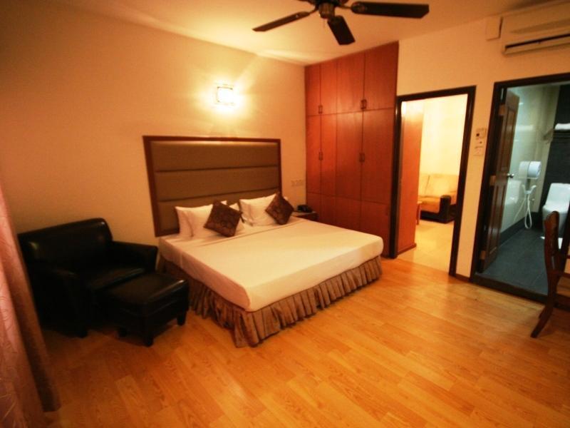 Crystal Lodge Kota Bharu Exterior photo