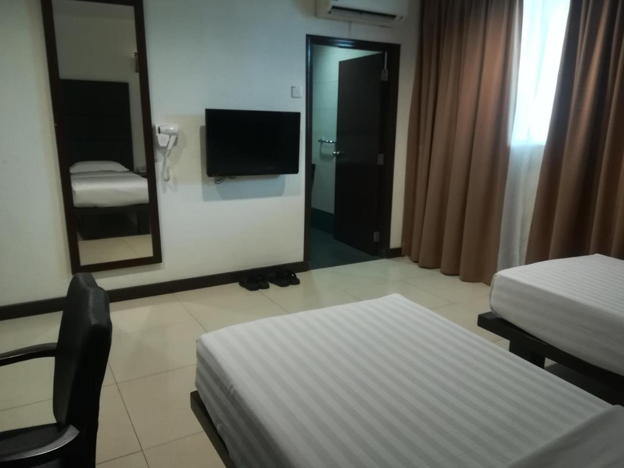 Crystal Lodge Kota Bharu Exterior photo
