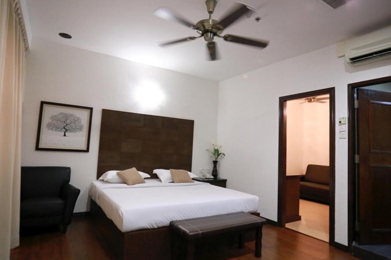 Crystal Lodge Kota Bharu Exterior photo